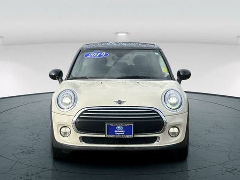 Used 2019 MINI Cooper 4-Door Hardtop w/ Premium Package image 9