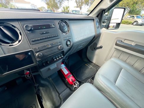 Used 2015 Ford F450 XL w/ Snow Plow Prep Package image 23