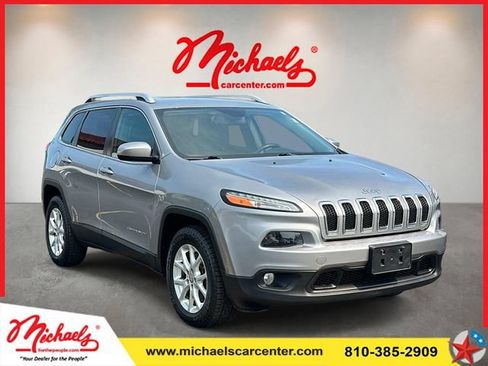 Used 2014 Jeep Cherokee Latitude w/ Cold Weather Group AWD/4WD image 1