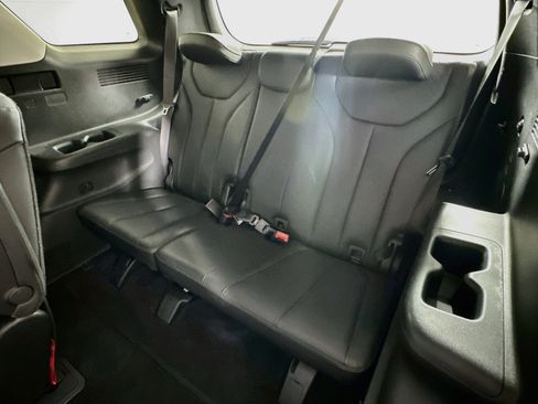 Used 2025 Hyundai Palisade SEL FWD image 29