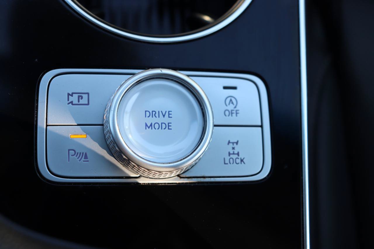 Used 2025 Genesis GV80 2.5T Standard AWD/4WD image 43
