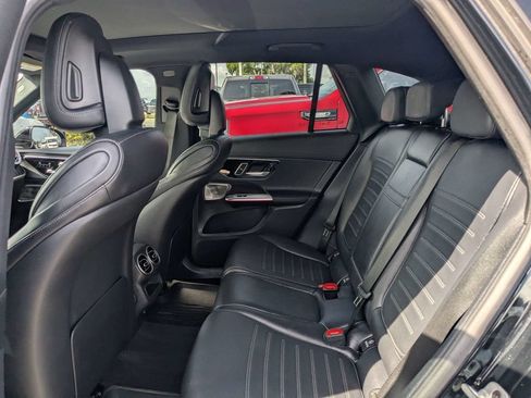 Used 2025 Mercedes-Benz GLC 300 image 13