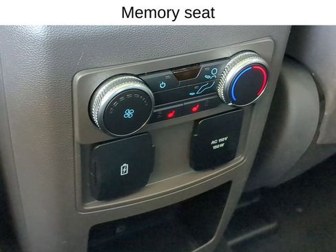 Used 2020 Ford Explorer Platinum w/ Premium Technology Package image 28