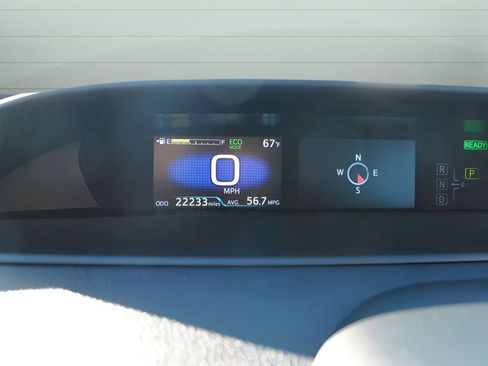 Used 2022 Toyota Prius Limited w/ Premium Convenience Package FWD image 11