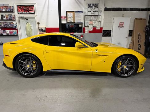 Used 2015 Ferrari F12 Berlinetta image 9