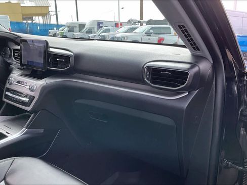 Used 2023 Ford Explorer XLT w/ Equipment Group 202A image 18