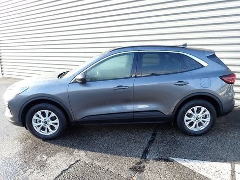 Certified 2024 Ford Escape Active w/ Tech Pack #1 AWD/4WD image 2