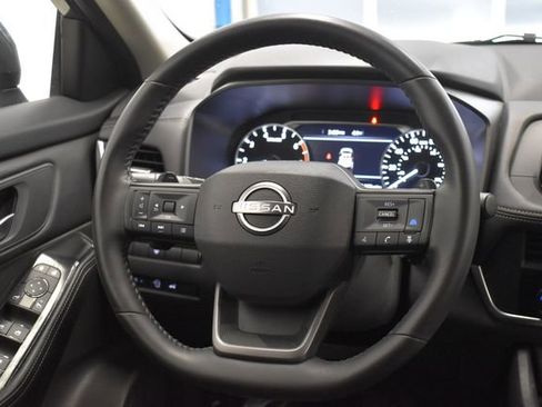 Used 2025 Nissan Rogue SV image 24