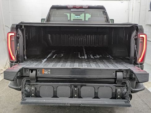 Used 2024 GMC Sierra 2500 AT4 w/ AT4 Premium Plus Package AWD/4WD image 21