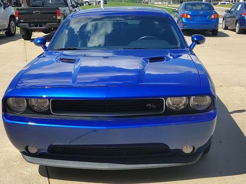 Used 2012 Dodge Challenger R/T RWD image 8
