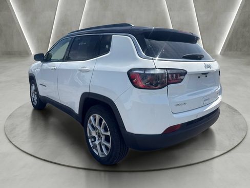 Used 2025 Jeep Compass Limited AWD/4WD image 4