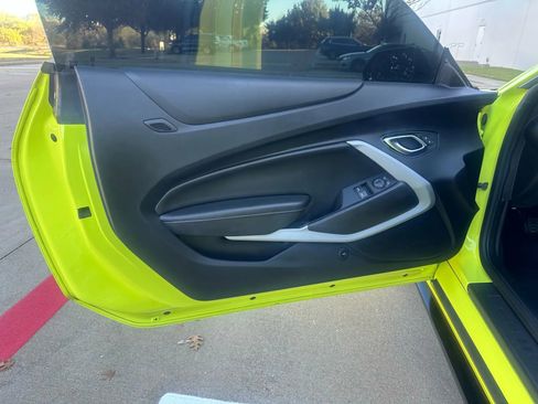 Used 2020 Chevrolet Camaro SS image 15