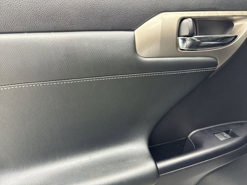 Used 2014 Lexus CT 200h image 28