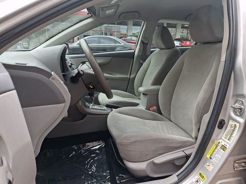 Used 2010 Toyota Corolla LE FWD image 13