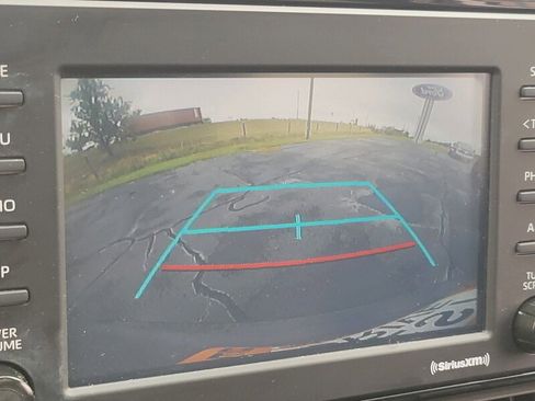 Used 2021 Toyota RAV4 XLE Premium image 23