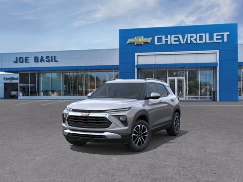 New 2026 Chevrolet TrailBlazer LT w/ Convenience Package AWD/4WD image 8