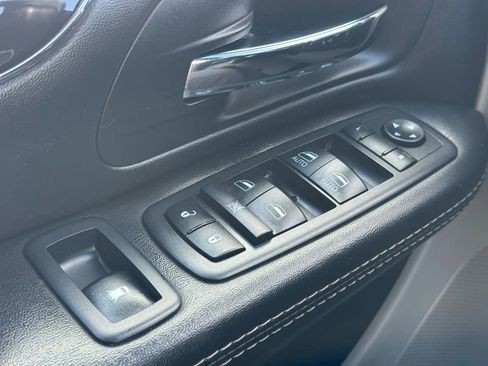 Used 2019 Dodge Grand Caravan SXT image 45