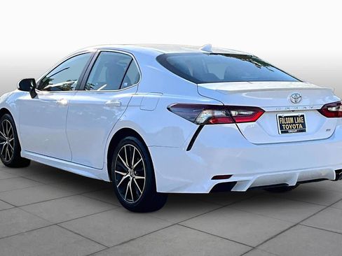 Used 2021 Toyota Camry SE image 11