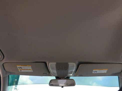 Used 2011 Mercedes-Benz GLK 350 2WD image 16