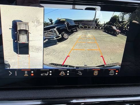 Used 2025 GMC Sierra 2500 AT4 AWD/4WD image 25