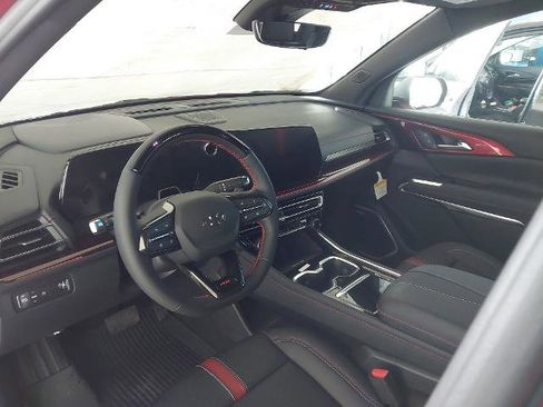 New 2026 Chevrolet Traverse RS w/ LPO, Floor Liner Package image 17