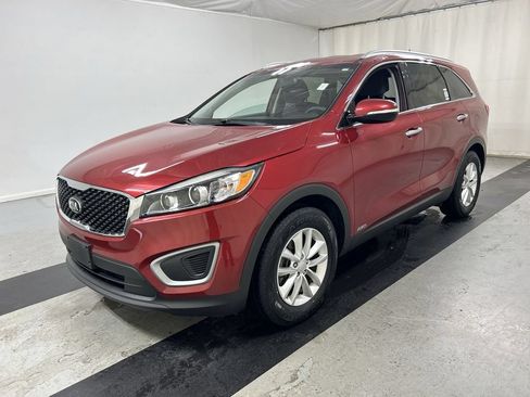 Used 2017 Kia Sorento AWD image 5