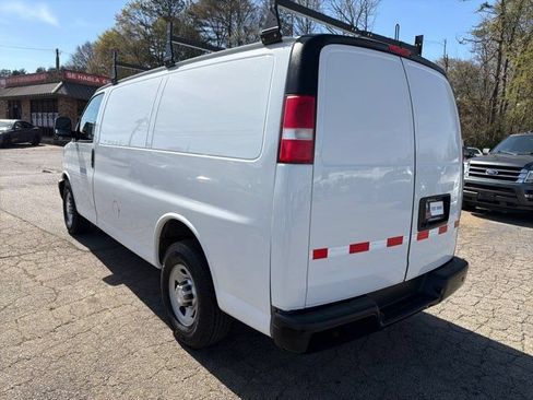 Used 2018 Chevrolet Express 2500 RWD image 9