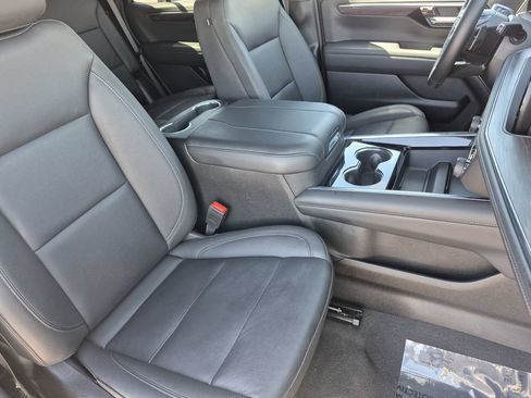 Used 2025 Chevrolet Tahoe LT AWD/4WD image 16
