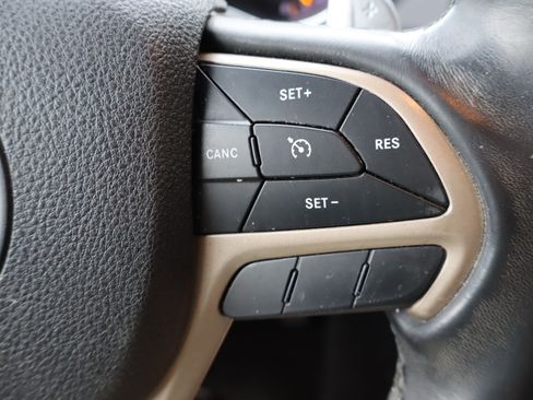 Used 2017 Jeep Grand Cherokee Laredo w/ Quick Order Package 2BE RWD image 20