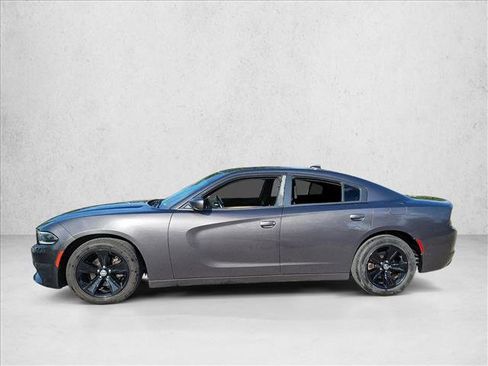 Used 2018 Dodge Charger SXT Plus w/ Driver Convenience Group image 9
