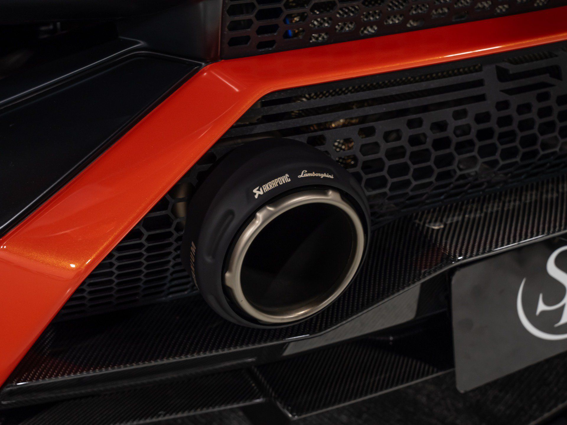 Used 2024 Lamborghini Huracan STO RWD image 35