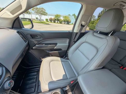 Used 2022 Chevrolet Colorado W/T w/ WT Convenience Package RWD image 17