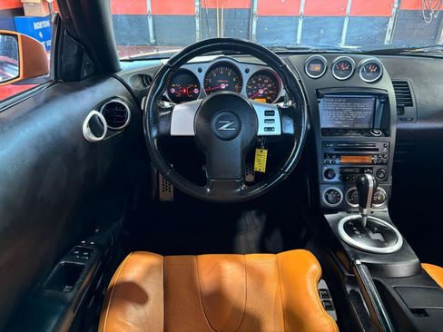 Used 2004 Nissan 350Z Touring w/ Aerodynamics Pkg image 16