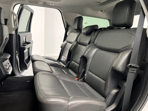 Used 2025 Ford Expedition Active AWD/4WD image 12