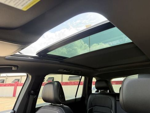 Used 2022 Volkswagen Tiguan SEL R-Line AWD/4WD image 26