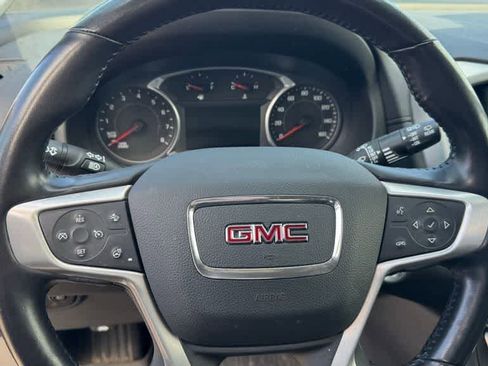 Used 2022 GMC Terrain SLT w/ LPO, Floor Liner Package image 21