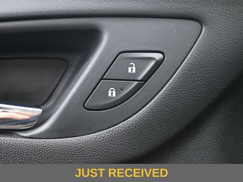 Used 2022 Chevrolet Equinox LT w/ Driver Convenience Package AWD/4WD image 19