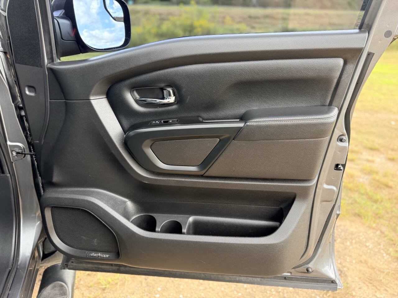 Used 2018 Nissan Titan SL w/ Midnight Edition RWD image 28