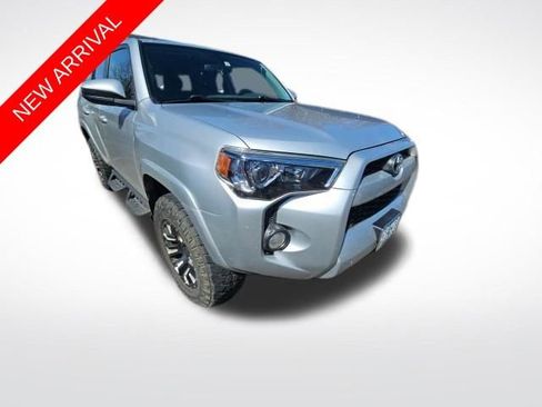 Used 2017 Toyota 4Runner SR5 image 1