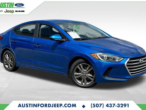 Used 2017 Hyundai Elantra SE image 3