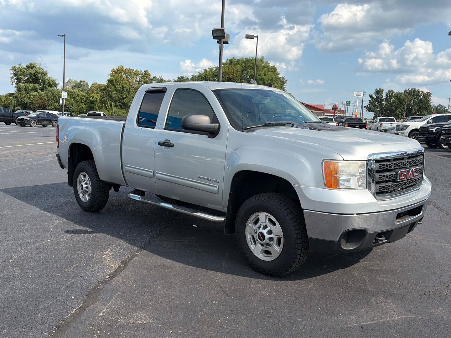 Used 2011 GMC Sierra 2500 SLE w/ Convenience Package AWD/4WD image 7