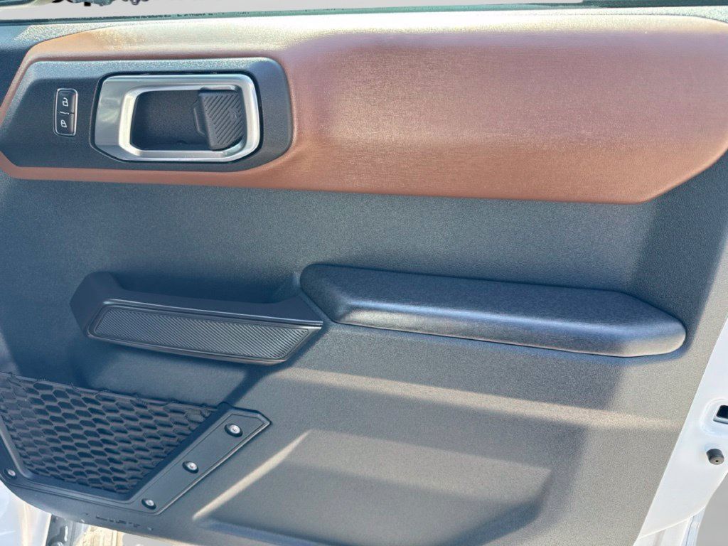 Used 2024 Ford Bronco Outer Banks AWD/4WD image 25