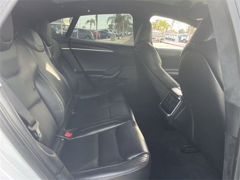 Used 2022 Tesla Model S image 27