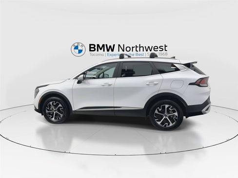 Used 2024 Kia Sportage EX AWD/4WD image 11