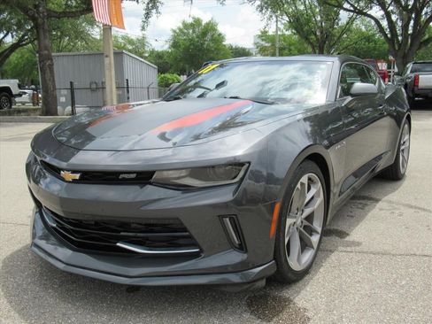 Used 2017 Chevrolet Camaro LT RWD image 3
