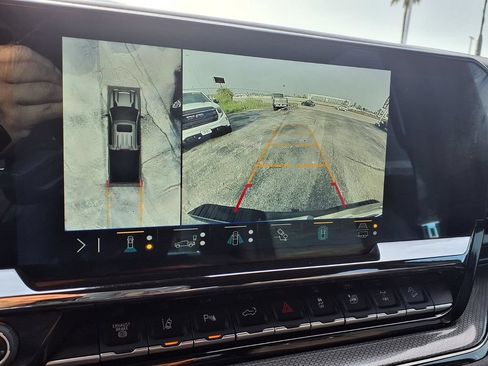 Certified 2025 Chevrolet Silverado 2500 ZR2 w/ Technology Package AWD/4WD image 4