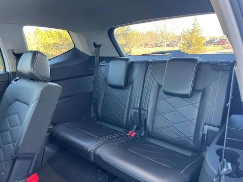 Used 2024 Volkswagen Atlas SE image 30