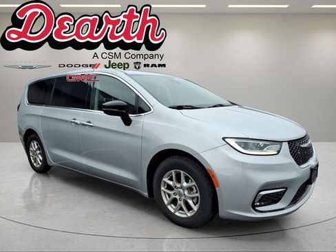 Used 2024 Chrysler Pacifica Touring-L FWD image 1