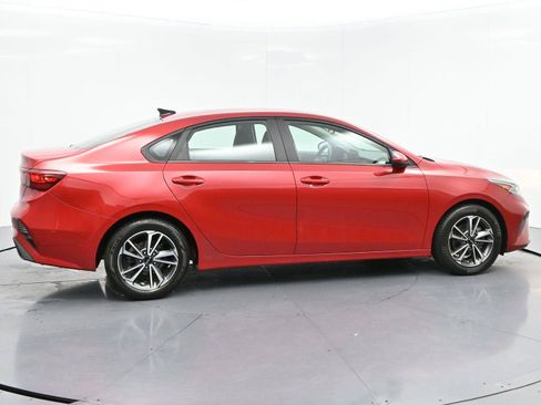 Used 2022 Kia Forte LXS FWD image 8