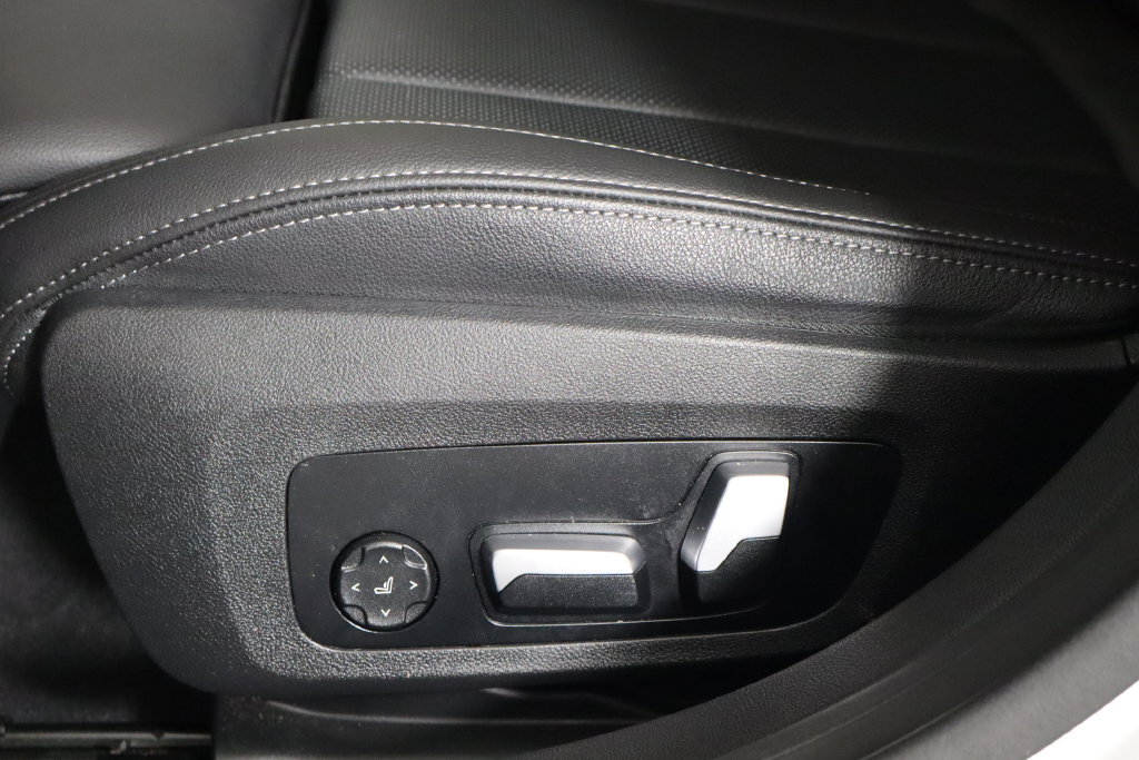 Used 2023 BMW i4 eDrive40 w/ M Sport Package RWD image 22